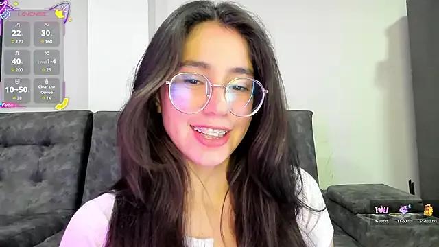 Emmadiaz1 from StripChat