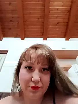 EmmaQueen4 from StripChat