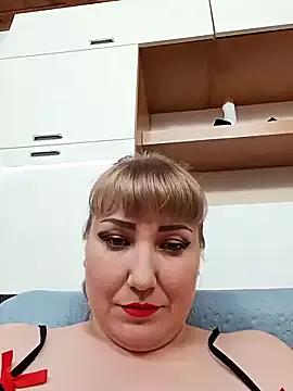 EmmaQueen4 from StripChat