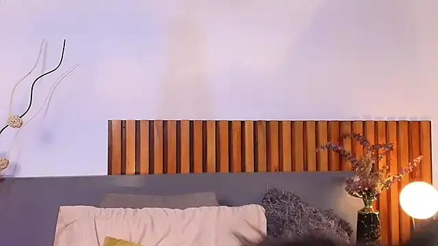 EmmaSaintt from StripChat is Freechat