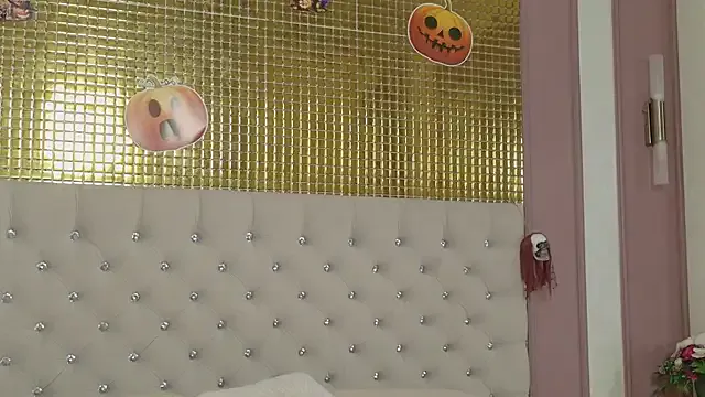 EmmaStarkk from StripChat is Freechat