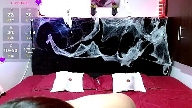 EmmaTower from StripChat is Freechat