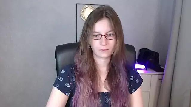 emmaxDelight from StripChat is Freechat