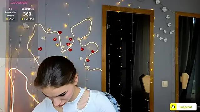 EmmyGreans from StripChat is Freechat