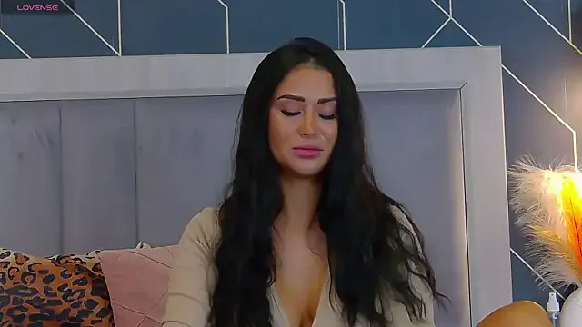 EmyLaveau from StripChat