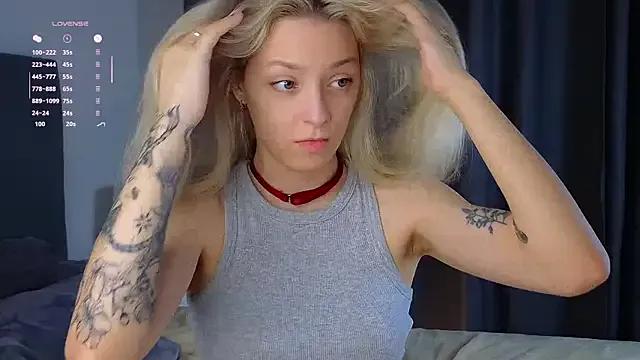 EngelFugler from StripChat is Freechat