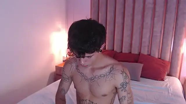 Enzo_Hunter from StripChat is Freechat