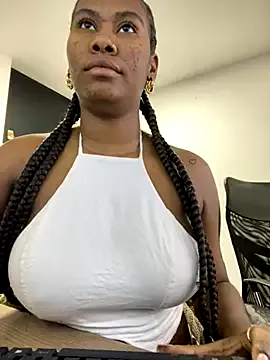 EroticAlanaa from StripChat is Freechat