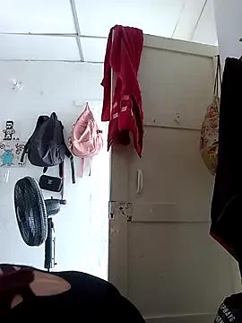EsperanzaAndJey from StripChat is Freechat