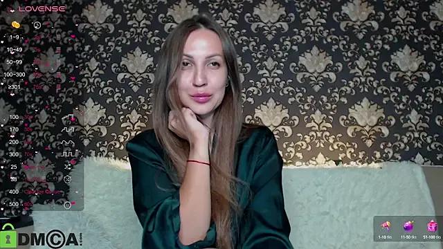 Estel_Loewe from StripChat