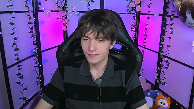 Ethansinful from StripChat is Freechat