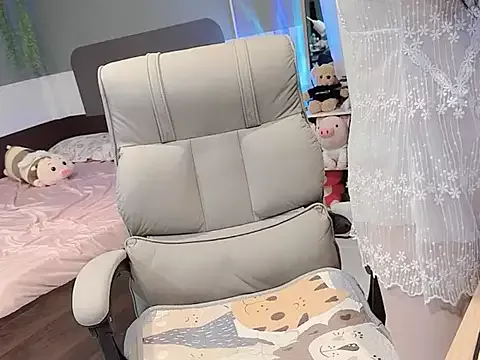 Eva-Public from StripChat