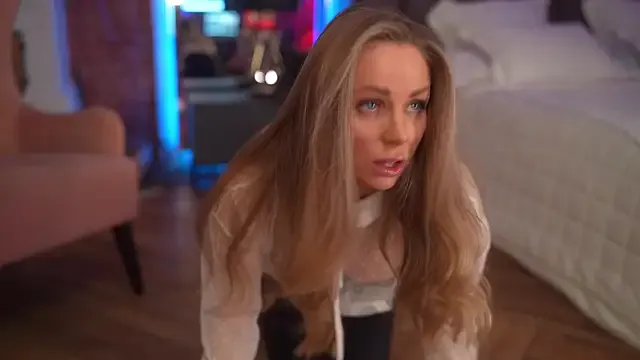 eva_fashionista from StripChat is Freechat