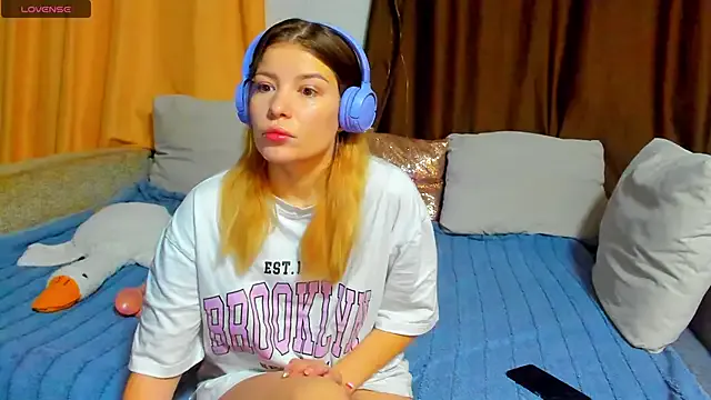 Eva_purrr_ from StripChat is Freechat