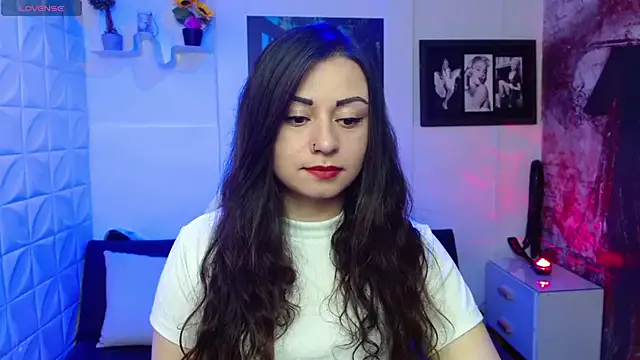 Eva_Roussell from StripChat is Freechat