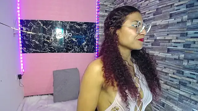 evaa_mist from StripChat is Freechat