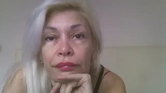 EvaaMina from StripChat is Freechat