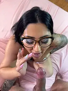 Evamendez02 from StripChat is Freechat