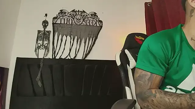 Evan_stoner from StripChat is Freechat