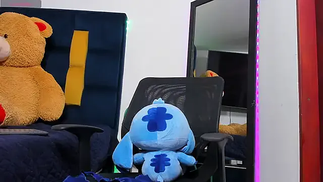 Girls: try live performances with matured performers, from dancing to quirks, in a variety of beautiful sex cams.