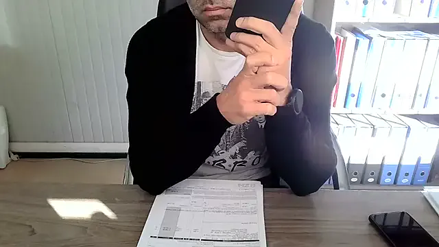 Evasionee from StripChat is Freechat