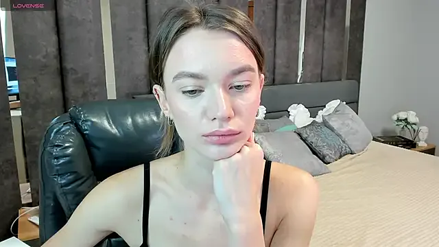 EvaToniz from StripChat is Freechat