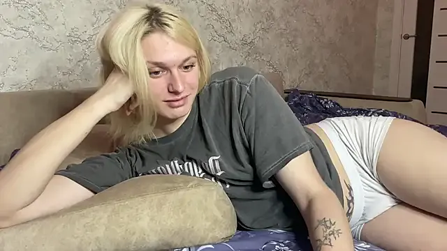 evelina228 from StripChat is Freechat