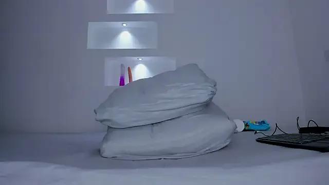Evelynn_Jones_ from StripChat is Freechat