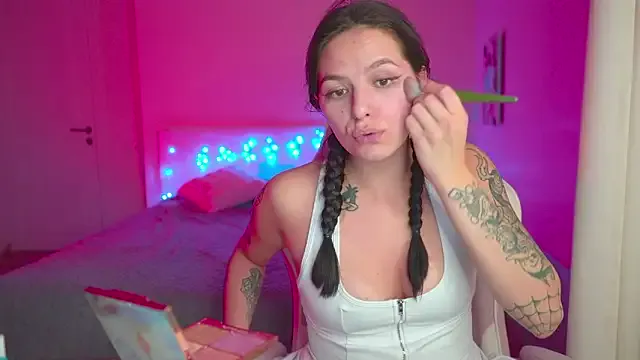 Girls: try live performances with matured performers, from dancing to quirks, in a variety of beautiful sex cams.