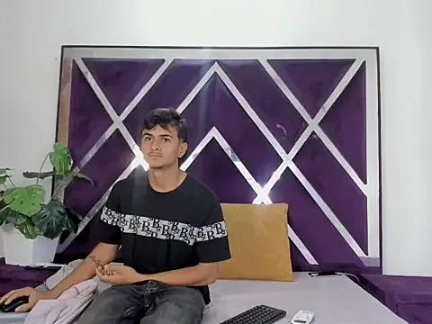 explosivecoupleasm from StripChat is Freechat