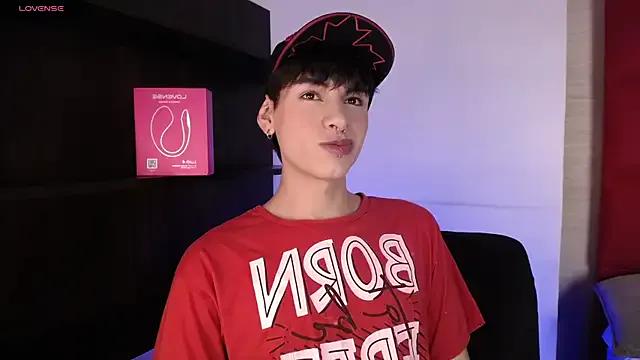 Ezra_Storm from StripChat is Freechat