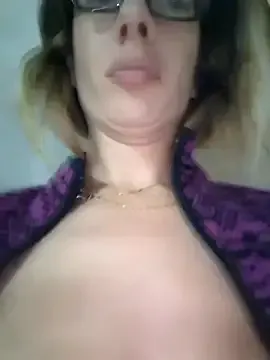 fammefatale1987 from StripChat is Freechat