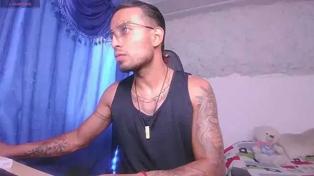 Ferlucyboy666 from StripChat is Freechat