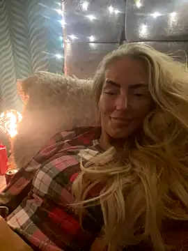 Fiery_Blonde_LexiX from StripChat is Freechat