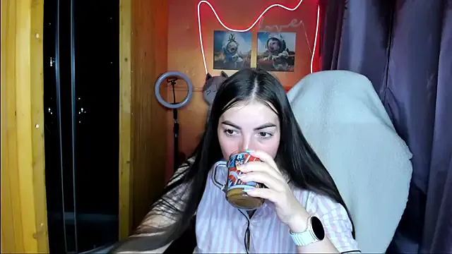 Girls: try live performances with matured performers, from dancing to quirks, in a variety of beautiful sex cams.