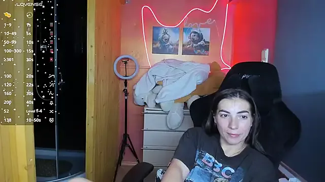 Girls: try live performances with matured performers, from dancing to quirks, in a variety of beautiful sex cams.