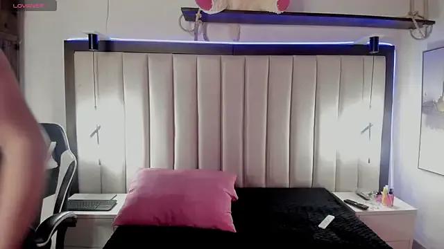 Fire_Moon from StripChat is Freechat