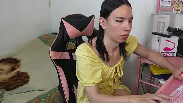 Flaream_angel from StripChat is Freechat