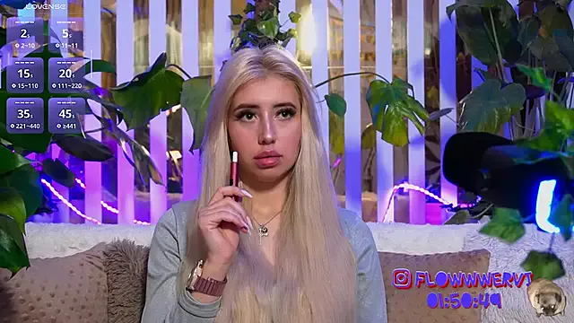 FlowweerGirl from StripChat is Freechat