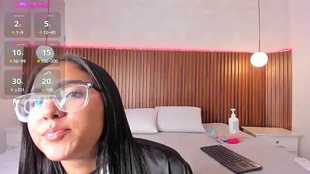 Foxy_Kylie from StripChat is Freechat