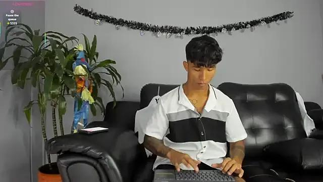Frank98_ from StripChat is Freechat