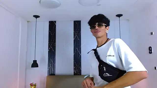 Franvill_Trato from StripChat is Freechat