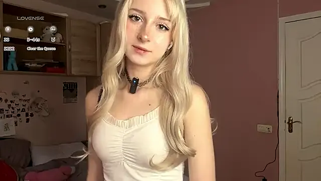 FridaAaberg from StripChat is Freechat