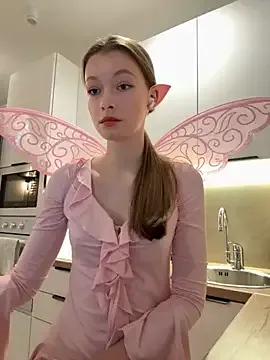 FriendlyFire_18 from StripChat is Freechat