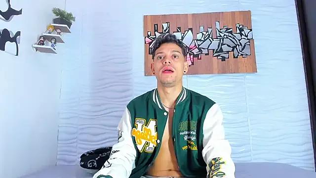 Friendsofeverything_ from StripChat is Freechat
