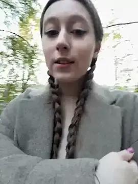 FroggyAnna from StripChat is Freechat