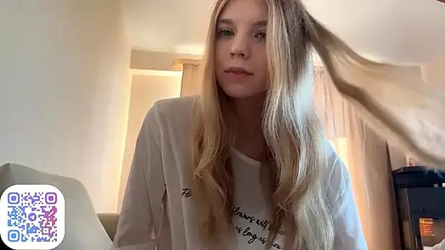 FruityXo from StripChat is Freechat