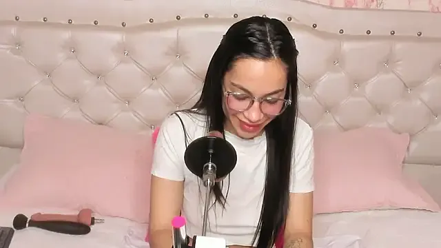 GabbieSkinny from StripChat is Freechat