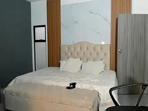 GabriellaFoxxy from StripChat is Freechat