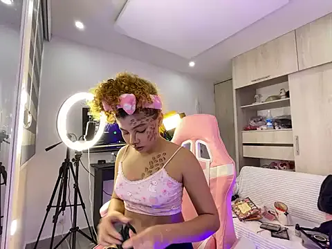 Gaby_002 from StripChat is Freechat